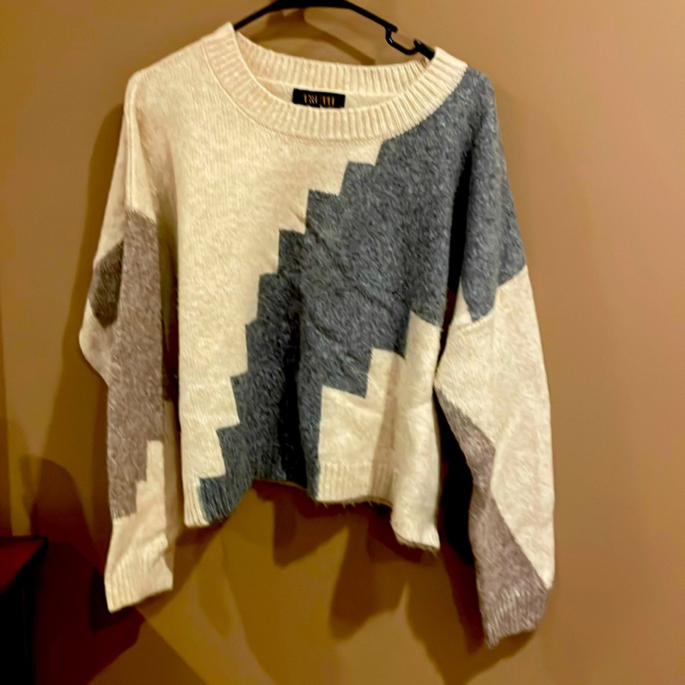 Truth by Republic  Sweater- Size Large- Cream, Gray & Taupe